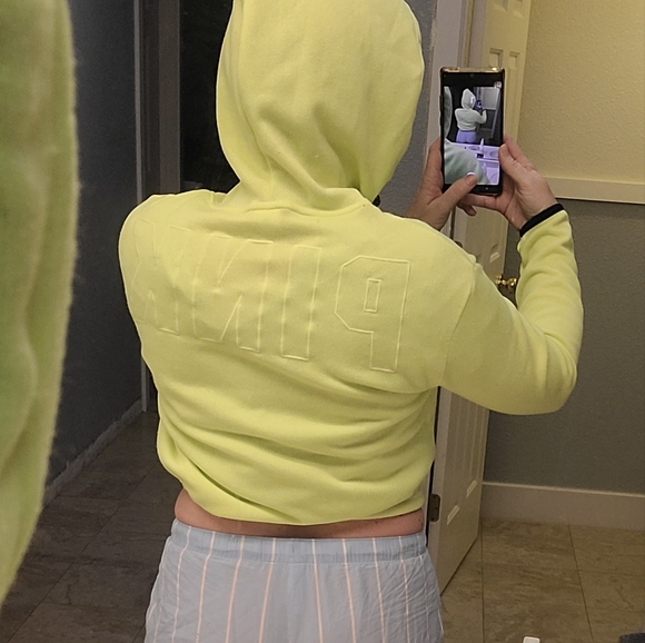 STUNNING VS PINK NEON YELLOW KNIT CROP HOODIE WITH BUNGEE CORDS - Picture 13 of 13